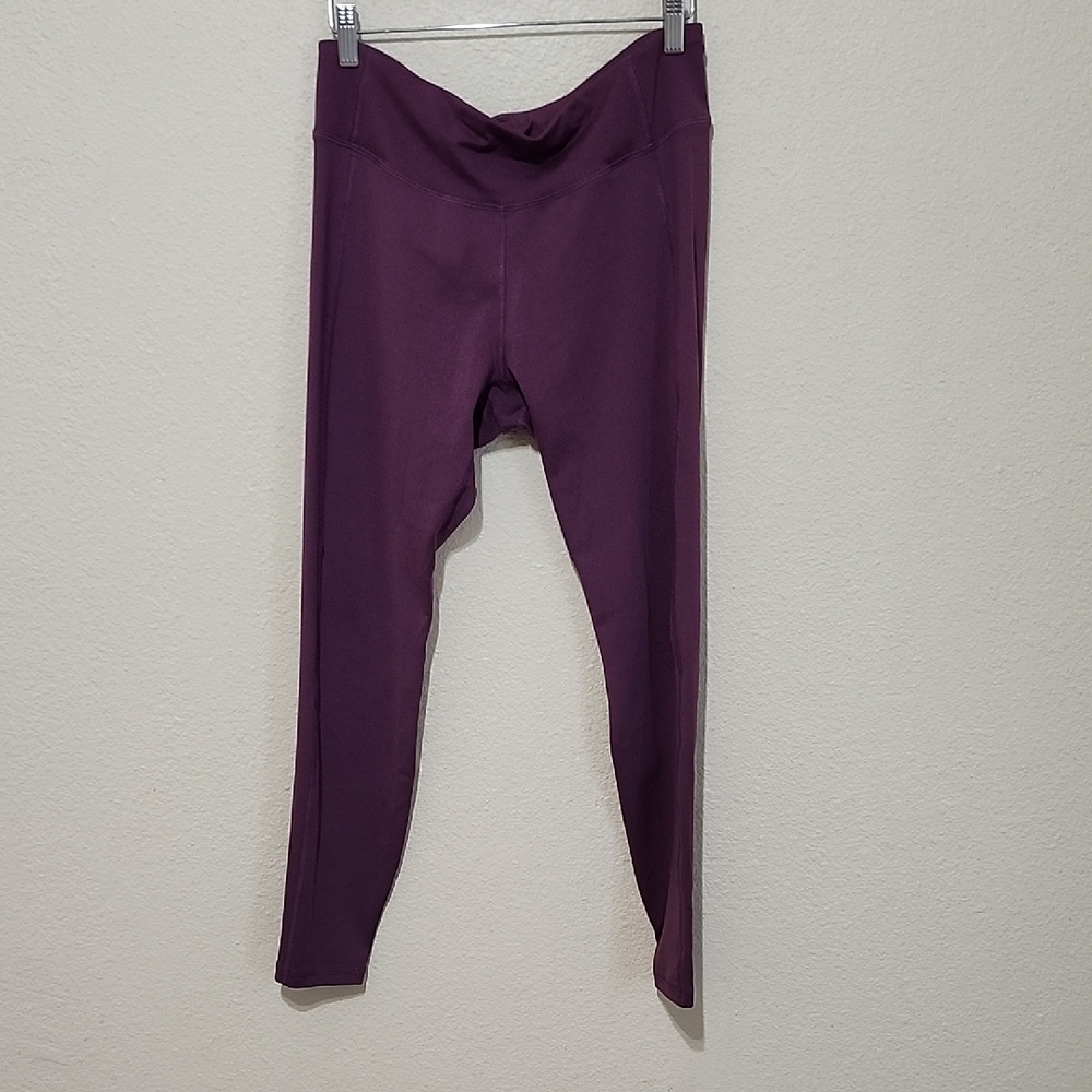 All in Motion Purple Leggings Stretchy and Sleek